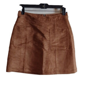 Old Navy Supercute faux suede  tan mini skirt. Size 0. Woodsy Core.